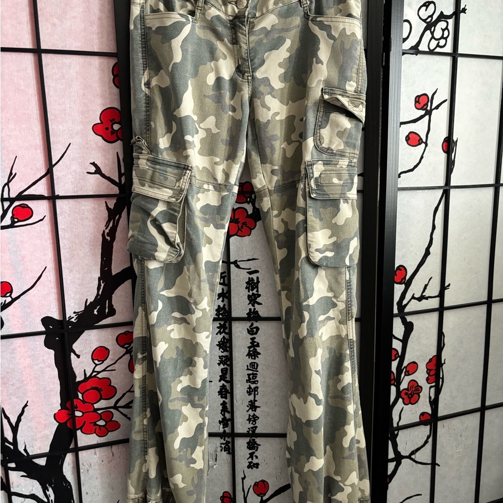 Real vintage Y2K Camouflage lowrider Cargo Pants